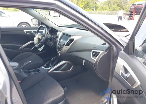 2017 Hyundai Veloster z USA, uszkodzony, nr VIN KMHTC6AD7HU321705